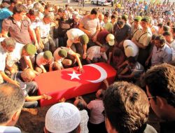 Cenaze Töreninde Göz Yaşları Sel Oldu