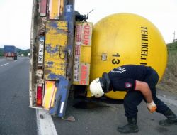 Çekiciden Ayrılan Amonyak Yüklü Tanker Devrildi