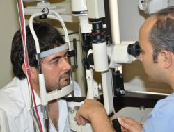 Göz Kapağı Açılmayan Hastanın Gözüne 24 Ayar Altın Plaka Yerleştirildi