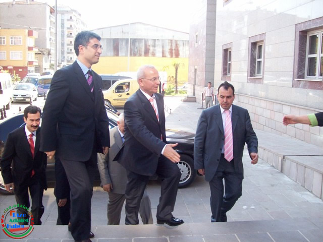 Gümrüğe Müsteşar  Yine Dışarıdan