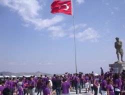 Avrupa'dan Gelen 400 Gurbetçi Genç, Kocatepe'ye Çıktı