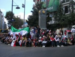 Hama Müdahalesini Protesto İçin Önünde Oturma Eylemi