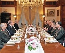 14 komutana ihraç yok!