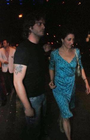 GİREMEDİĞİ HOLLYWOOD'A SEVGİLİSİNİ YOLLUYOR!