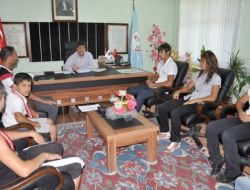 Şampiyon Sporcular Milli Eğitim Müdürü Aksoy'u Ziyaret Etti