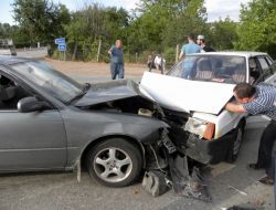 Sapanca'da Trafik Kazası: 2 Yaralı
