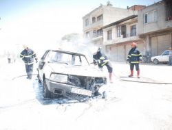 Alev Topuna Dönen Araçtan Son Anda Çıktı