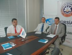 Hürsiad İftar Sofrasını Afrika'ya Gönderiyor