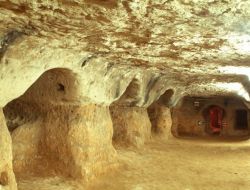 Roma Dönemine Ait Yeraltı Şehirlerine Turistler Akın Ediyor