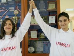Alparslanlı 2 Öğrenci, 7. Sınıf Sbs'de 500 Tam Puanla Aldı