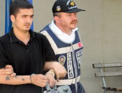 Hırsızlık Zanlısı, Adliyeye Girişinde Polislerin Elinden Kaçtı