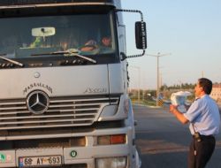 Zabıta Sürücülere İftariyelik Dağıtıyor