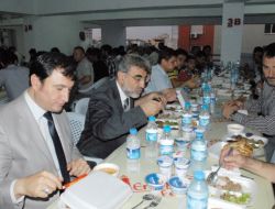 Bakan Yıldız, İftarını Vatandaşlarla Birlikte Yaptı!