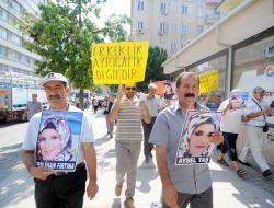 Erkekler, Kadına Yönelik Şiddeti Protesto Etti