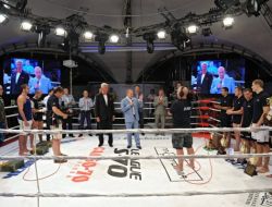 PUTİN KURALSIZ DÖVÜŞ İZLEDİ