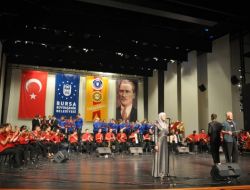 Boşnak, Hırvat Ve Sırp Gençler İlahileri Hep Bir Ağızdan Seslendirdi