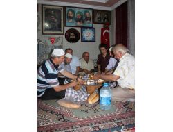 Poliad İlk İftarını Alevi Cemaatine Verdi
