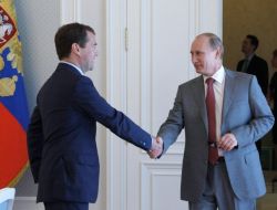Rus Vali: Medvedev Ve Putin Olmazsa, Rusya Batan Gemi Gibi Sulara Gömülür