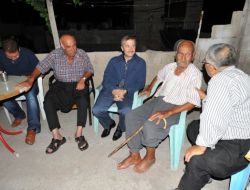 Başkan Tahmazoğlu Fakirlerin Kapısını Gece Yarısı Çaldı