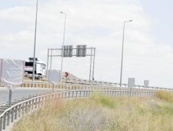 Çevre Yolundaki Levhalar Torbayla Kapatıldı