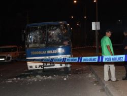 Terör Örgütü Yandaşları Belediye Midibüsüne Saldırdı