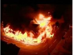 Londra’da Yağma Ve Kundaklamalar