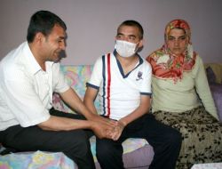 Fedakar Anne, Çocuğunun Yaşaması İçin Karaciğer Ve Böbreğini Verdi