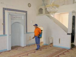 Konyaaltı’nda Camiler Gül Suyu İle Yıkanıyor