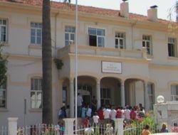 Kuşadası'ndaki İşyerlerine Taklit Marka Baskını Yapıldı