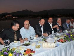 Gürsel Tekin: Sanki İzmir Kalesi Düşmüş Gibi Haberler Yapılıyor