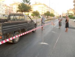 Davayı Kazanınca Yolu Tel Örgülerle Kapattırdı