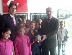 Küçük Öğrencilerden Endonezyalı Yaşıtlarına Yardım Eli