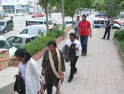 Turistleri Kaçak Göçmen Diye Gözaltına Aldılar