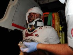 Otomobil Elektrik Direğine Çarptı