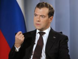 Medvedev, BM'nin Libya'ya Yaptırım Kararını İmzaladı