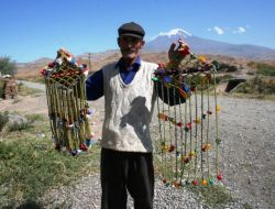 Üzerlik Otu Tohumları Geçim Kaynağı Oldu