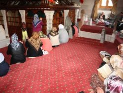 Ramazan'da Tarihi Camiler Ve Türbelere Ziyaretler Arttı