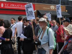 Sosyalistler Yağmacıları Değil, Hükümeti Protesto Etti