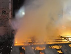 Mobilya Fabrikası Alev Alev Yandı