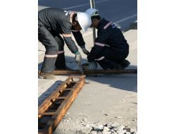 Elektrik Şebekesi Yer Altına Alınıyor, Demir Direkler Kaldırılıyor