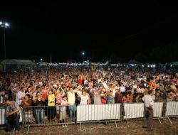 Nuray Hafiftaş Adana'da Konser Verdi