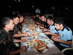 Bakan Şahin, Sahuru Özel Hareket Polisleriyle Yaptı