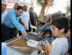 Konak Belediyesi'nin İftar Araçları Takdir Topluyor