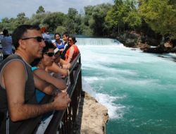 Şelale Ziyaretçi Yoğunluğunu Rus, İngiliz Ve İskandinav Turistler Oluşturuyor
