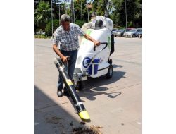 Sigara İzmaritleri Vakumlu Süpürme Makinesiyle Temizlenecek