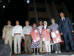 Kırkağaç Belediyesi Başarılı Öğrencilere Bilgisayar Verdi