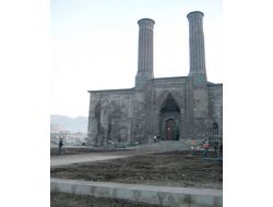 Çifte Minareli Medrese'de Restorasyon Çalışmaları Başlıyor