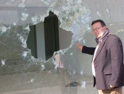 10 Yıldır Boş Duran Kalıcı İşyerleri Harabeye Döndü