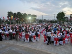 Kepez Belediyesi Çalışanları, Milletvekilleri İle İftarda Buluştu