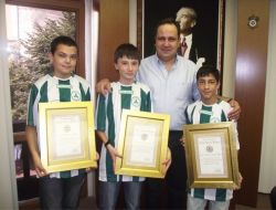 Başkan Aksu Örnek Gençleri Ödüllendirdi